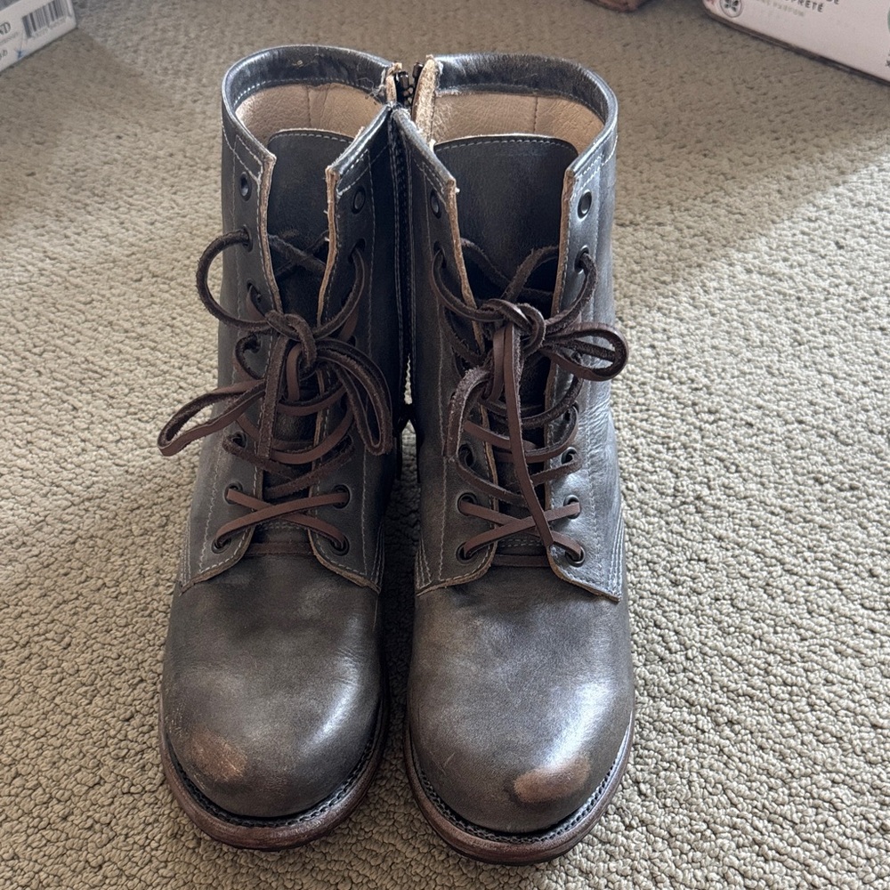 Freebird Manchester boots 9 women’s ice